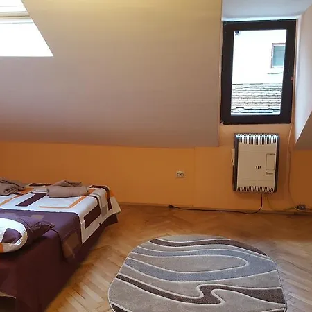 Apartament Piata Sfatului - *